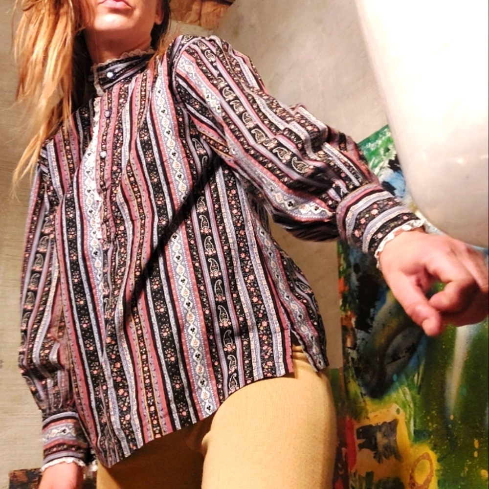 1970's paisley floral cottagecore Western blouse - Picture 3 of 16